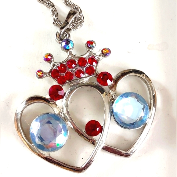 Crown of Hearts Celtic Pendant - Picture 1 of 9